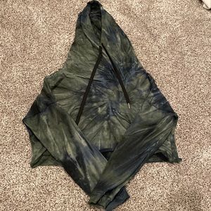 Cropped tie-dye hoodie.